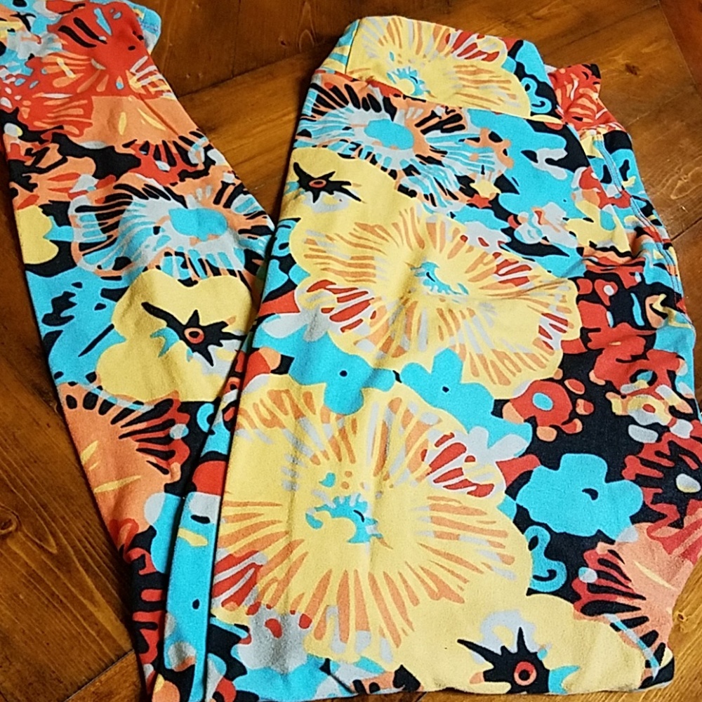 LuLaRoe soft leggings great condition